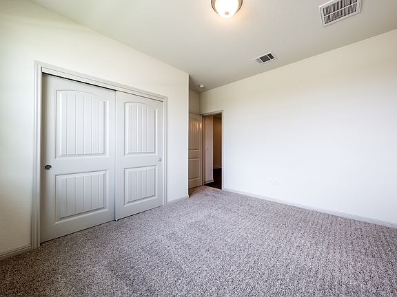 3rd image of 16809 Aventura Ave