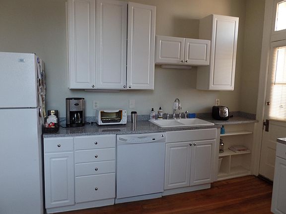 3rd image of 3327 Pestalozzi St