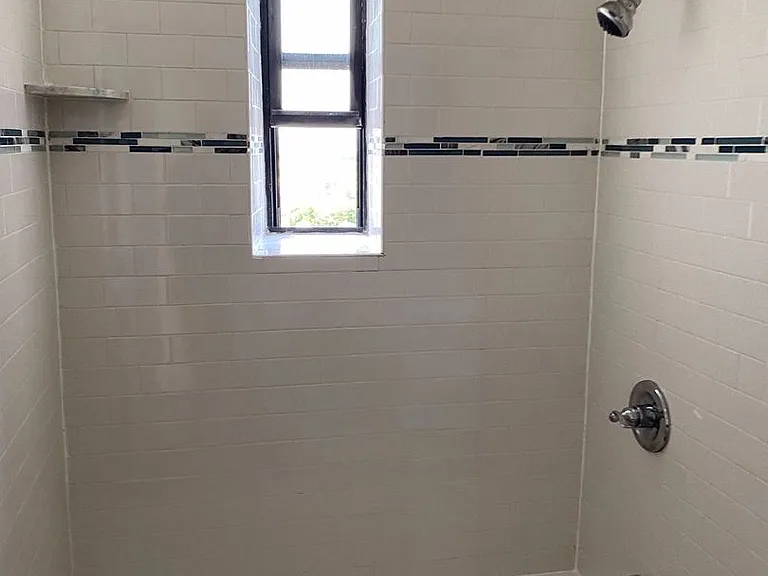 Sevilla Grande - Renovated Units at Journal Square Path — Photo 17