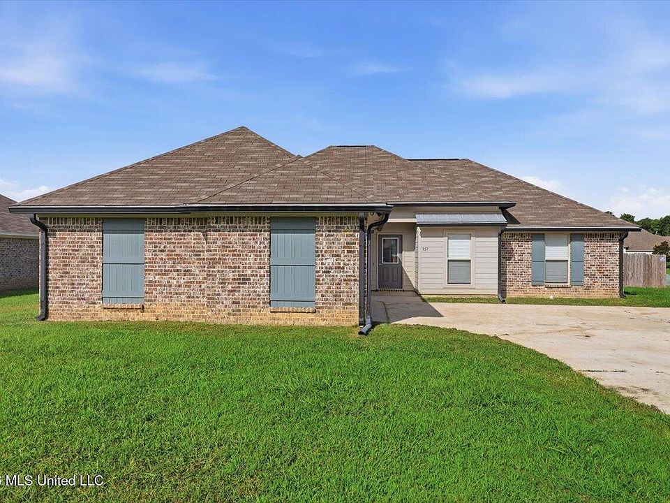 1st image of 557 Brighton Trl