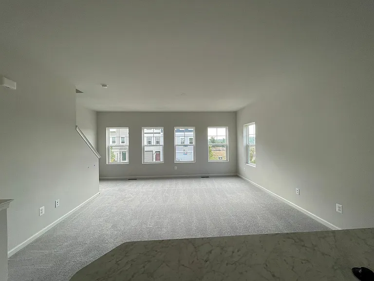 320 Starry Way Dr — Photo 4