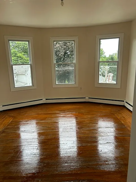 3 bed, 1.5 bath, 1100 sqft, $1,765 — Photo 2