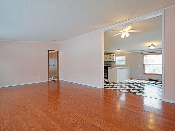 3rd image of 10267 Pierce Pl NE