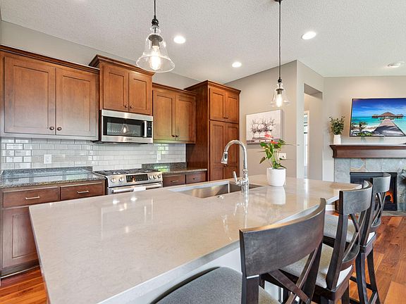 4th image of 10704 Knollwood Ln