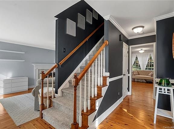 4th image of 15126 Chilgrove Ln