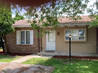 114 Meadows Cir, Crown Pt, IN 46307