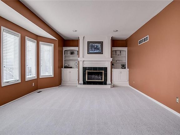 3rd image of 1005 Aspen Dr