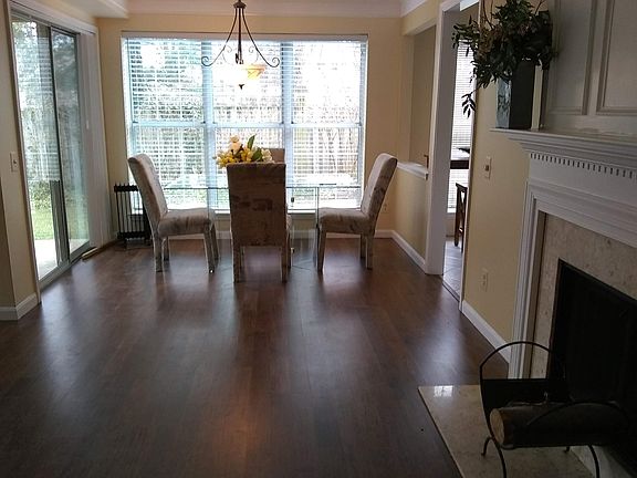 2nd image of 2824 Emma Lee St Suite 101