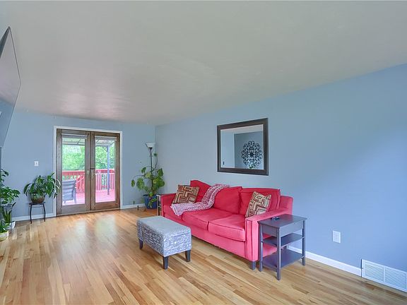 3rd image of 1132 Oblock Rd
