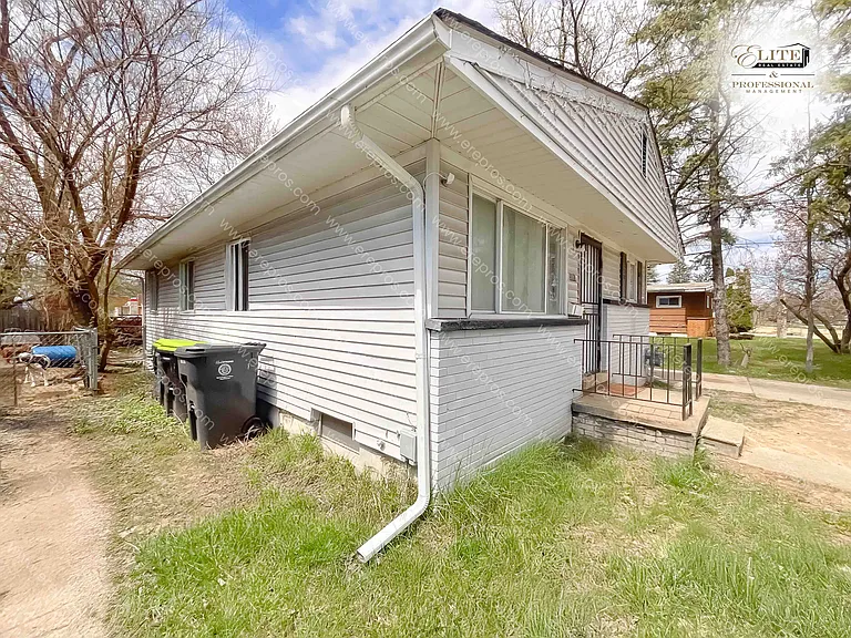 3717 Wisner St — Photo 2