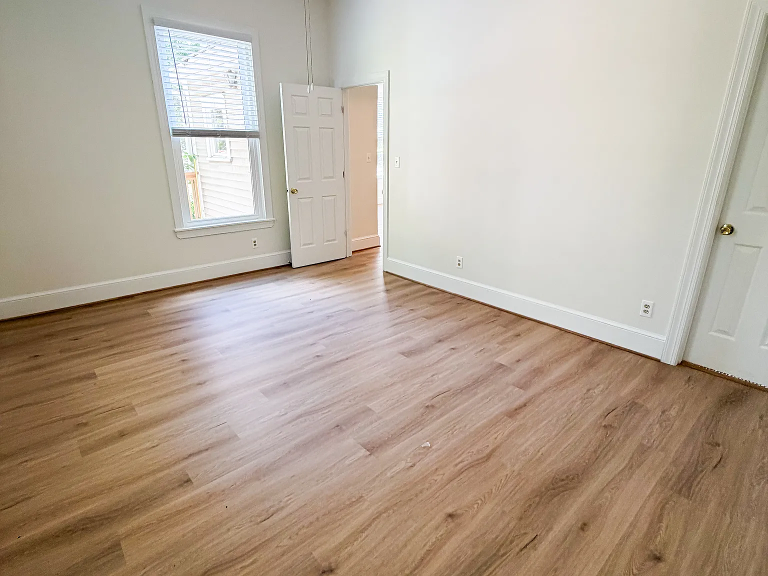2 bed, 829 sqft, $2,000 — Photo 3