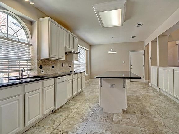 5th image of 5940 Whittingdon Pl