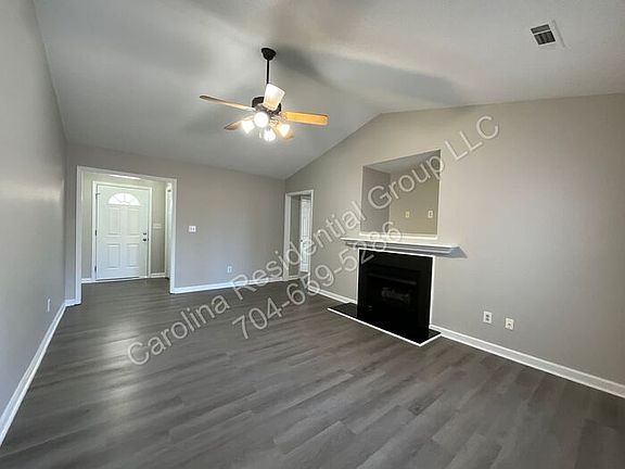 3rd image of 1742 Park Terrace Ln