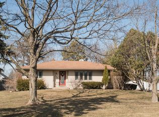 23W420 Turner Ave, Roselle, IL 60172
