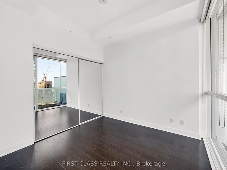 15 Grenville St #2902 — Photo 17