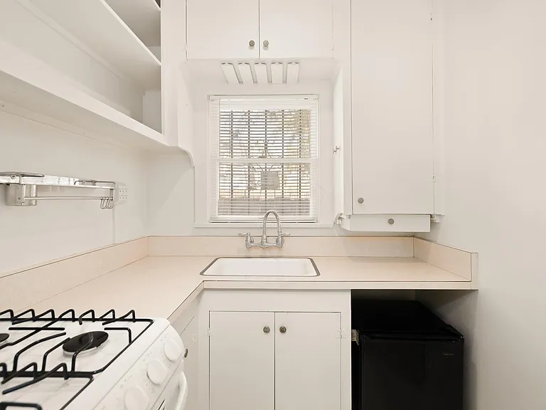 828 Harvard Ave — Photo 6