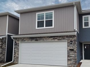 4743 170th Pl #1, Urbandale, IA 50323