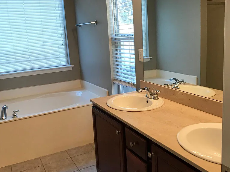 134 Highview Cv — Photo 15