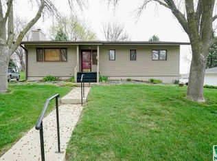 3628 Pawnee Pl, Sioux City, IA 51104