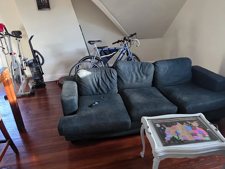 Hillside Pl — Photo 2