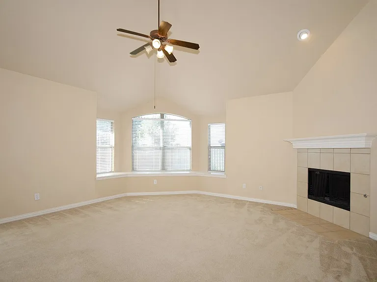 907 Mustang Ridge Dr — Photo 10