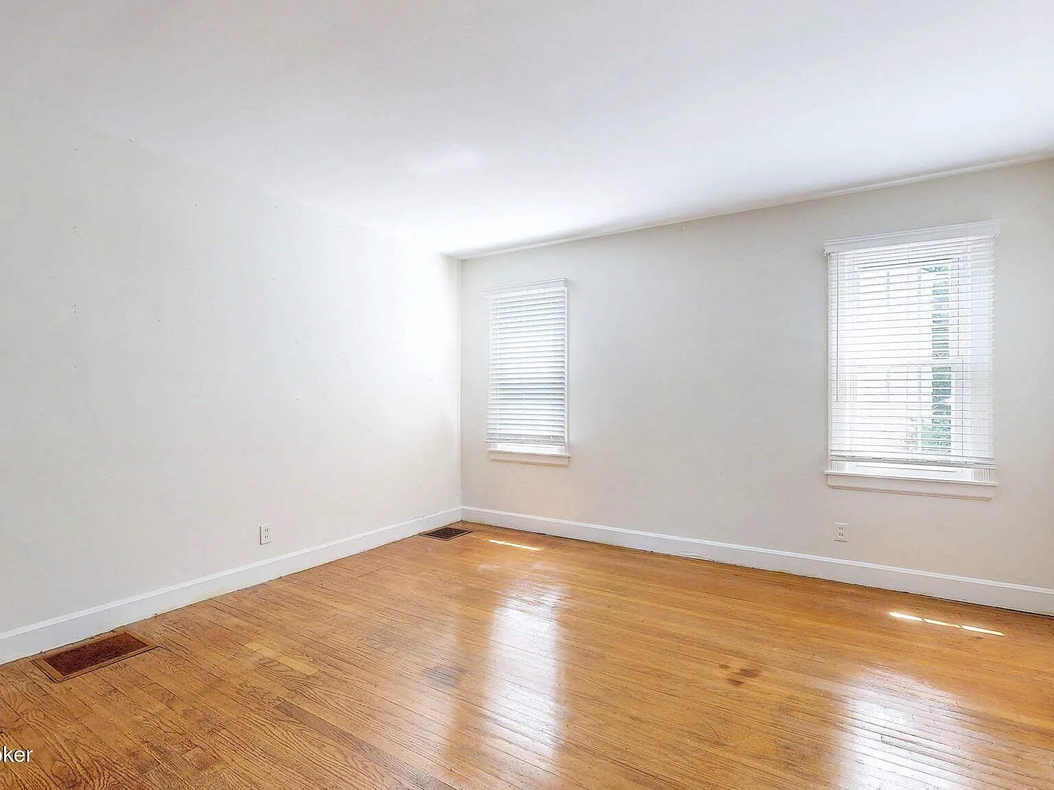 3 bed, 2.0 bath, 2011 sqft, $2,000 — Photo 4