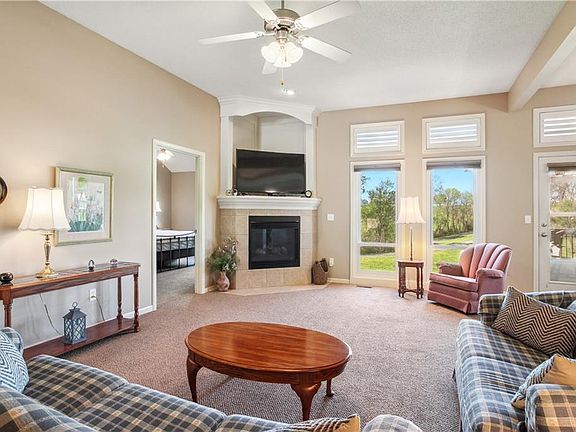 3rd image of 3013 Emerald Ct