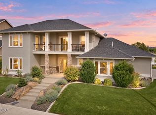 2012 S 87th Ave, Yakima, WA 98903