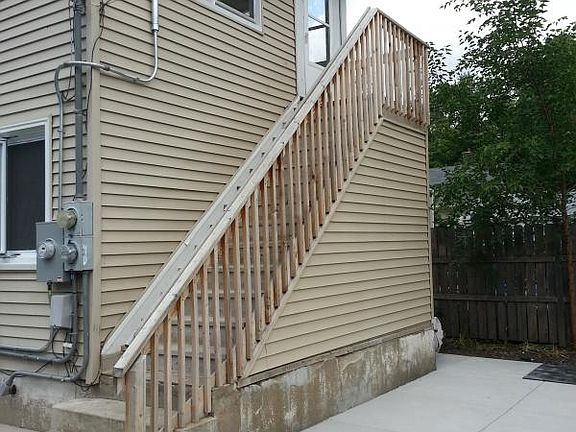 Rear entrance - private stairs.