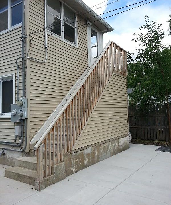 Rear entrance - private stairs.