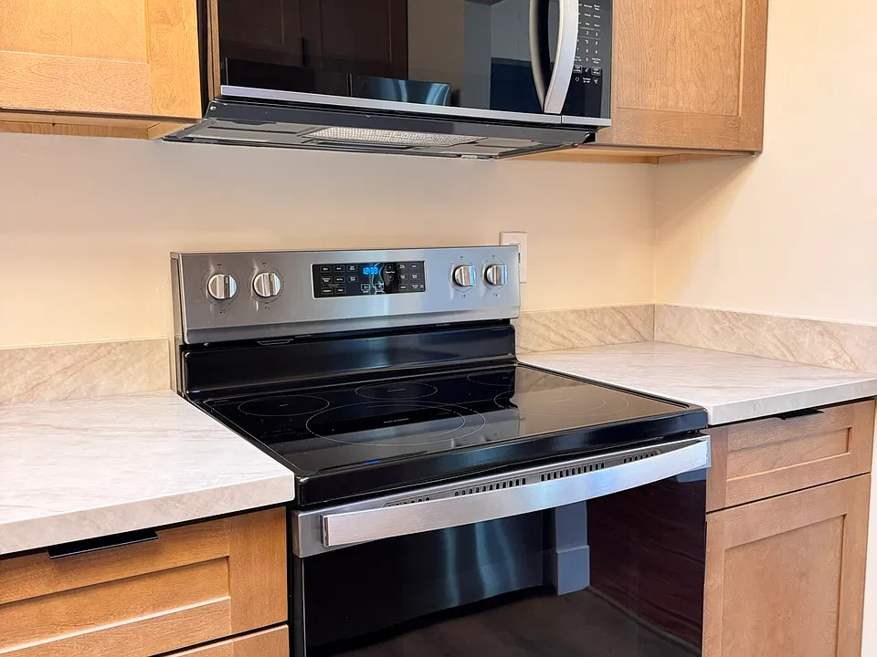 3433 23rd Ave W