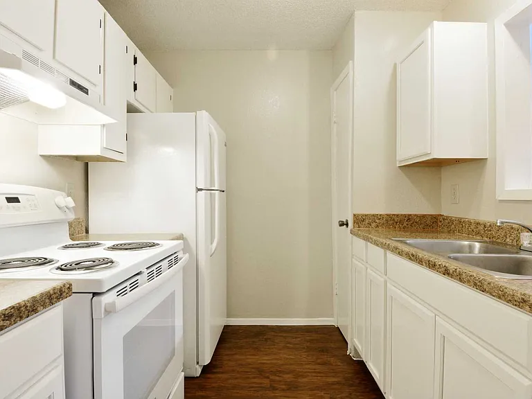 Crossings Apartments — Photo 12