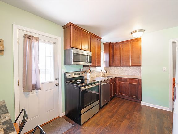 5th image of 873 S 10th St