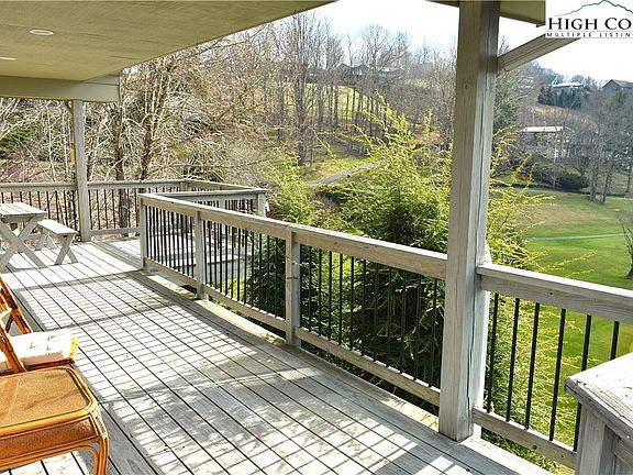 4th image of 733 Azalea Drive