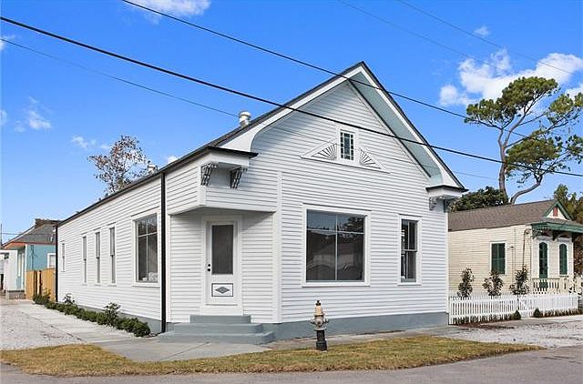1st image of 302 Delery St