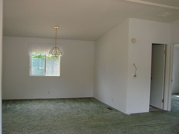3rd image of 503 Damian Cir