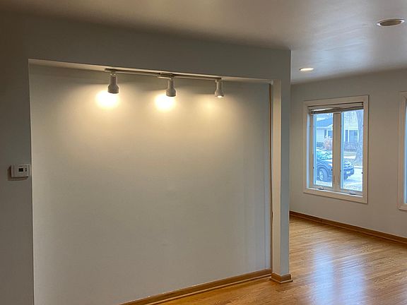 5th image of 1015 Cove Dr