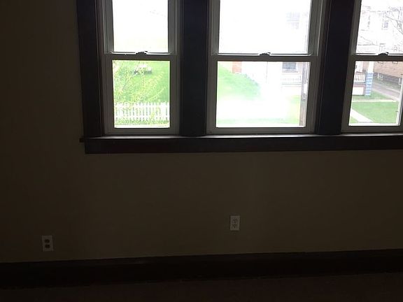 4th image of 13305 Crennell Ave