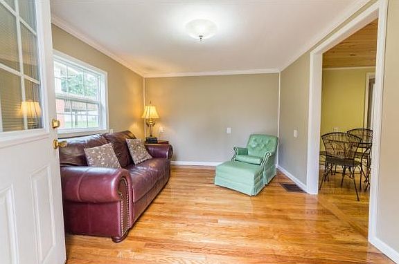 2nd image of 3221 Ashley St