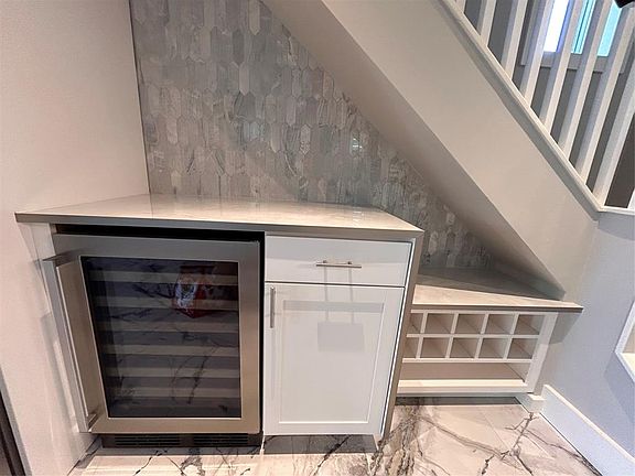 5th image of 457 Warburton Ave #1