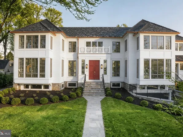 5042 Overlook Rd NW, Washington, DC 20016