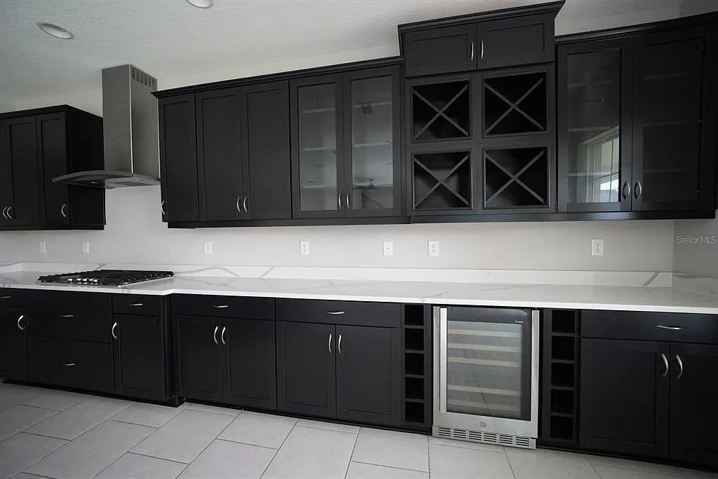 5 bed, 4.0 bath, 3615 sqft, $4,950 — Photo 4
