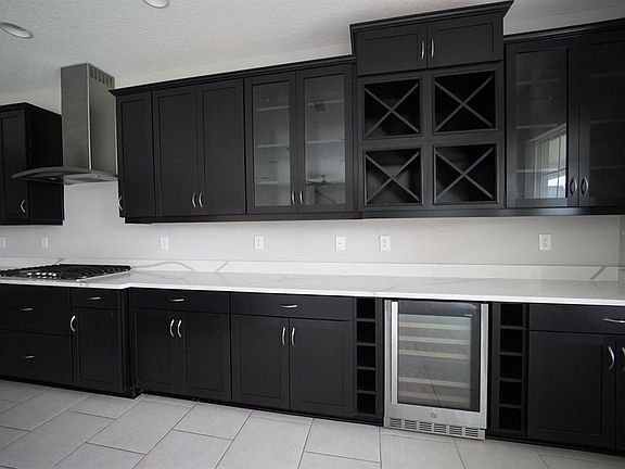 5th image of 5450 Wayfarer Ave