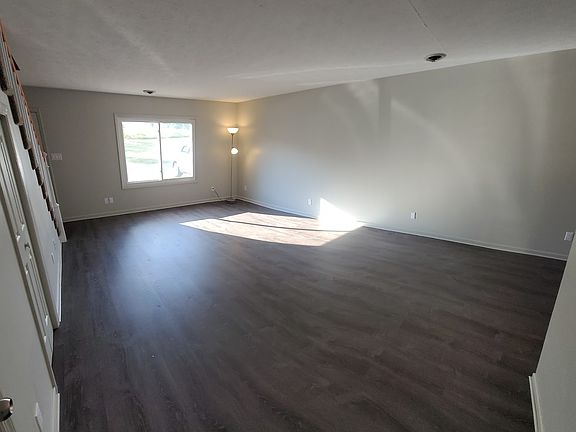 3rd image of 3539 Netherland Inn Rd Unit 10