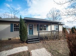 33 Deavermont Cir, Asheville, NC 28806