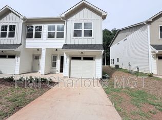 7521 Lawyers Rd, Charlotte, NC 28227