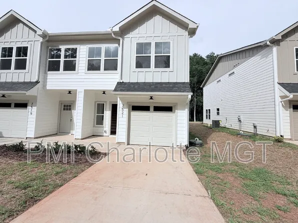 7521 Lawyers Rd, Charlotte, NC 28227