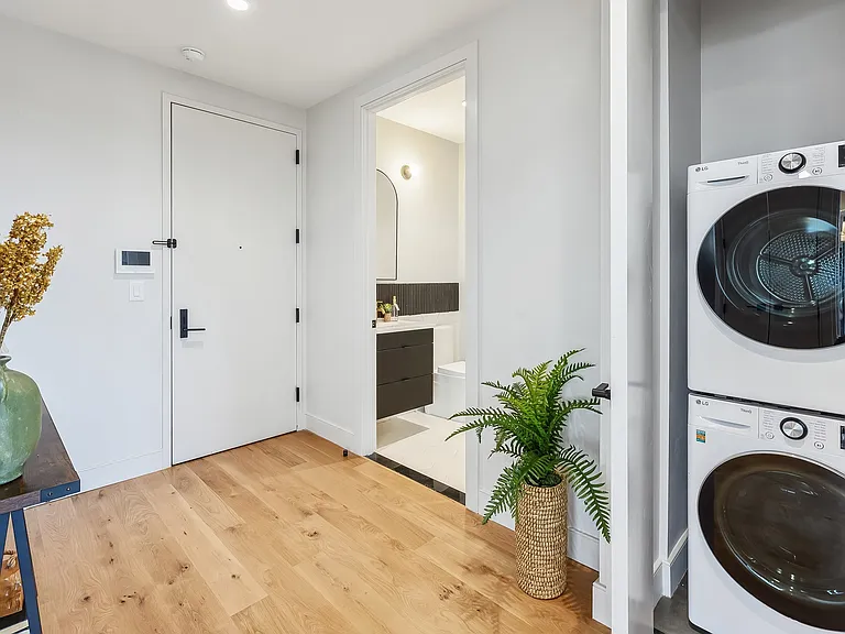 1890 Pelham Pkwy S #B7 — Photo 7