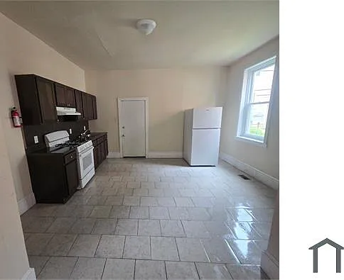 203 W Wyoming Ave — Photo 2