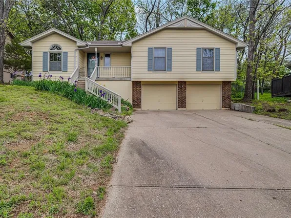 1116 SW 24th Street Ct, Blue Springs, MO 64015